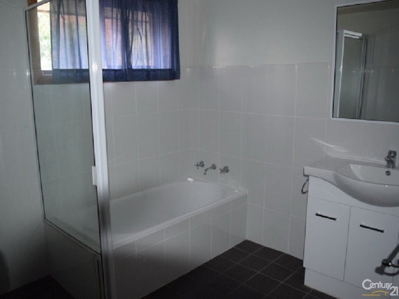 24 Forster Street, Parkes NSW 2870