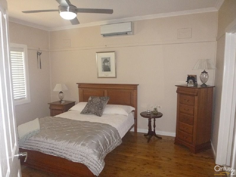16 Forster Street, Parkes NSW 2870
