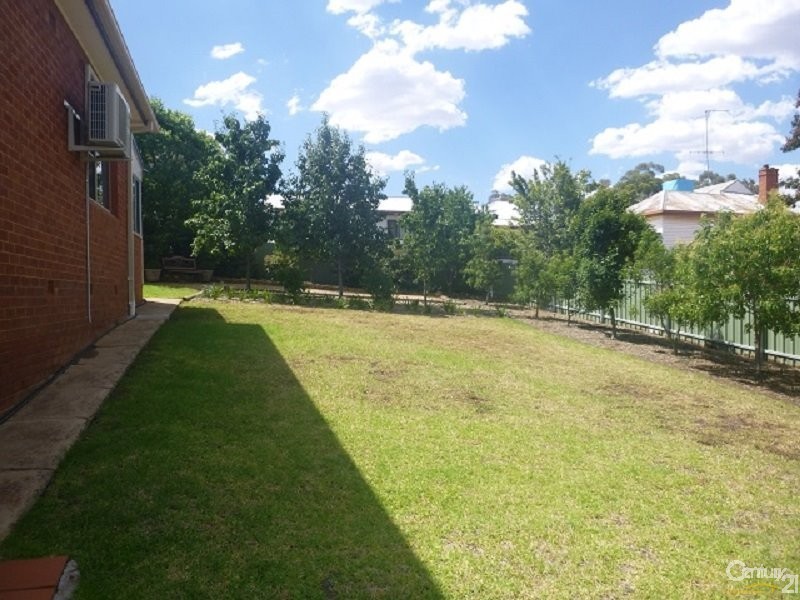 16 Forster Street, Parkes NSW 2870