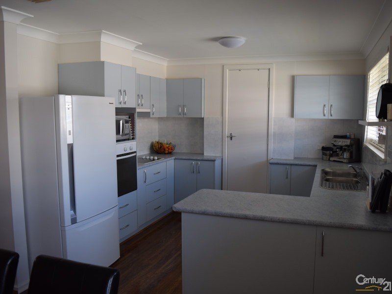 14 Barton Street, Parkes NSW 2870