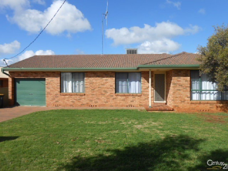 15 Flinders Street, Parkes NSW 2870