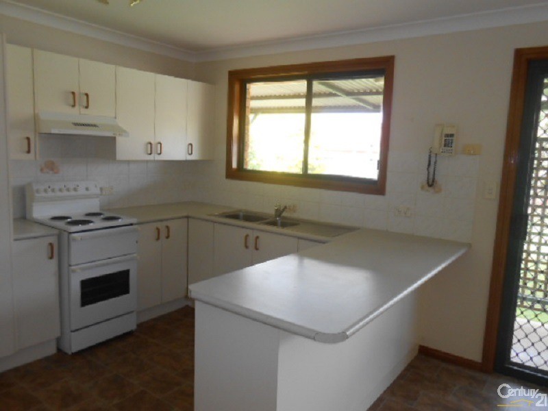 15 Flinders Street, Parkes NSW 2870