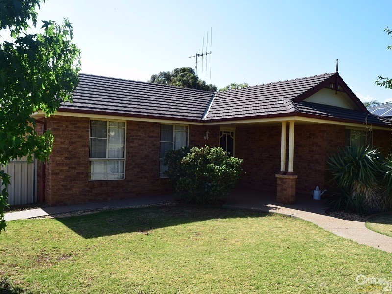 3 John Curtin Street, Parkes NSW 2870