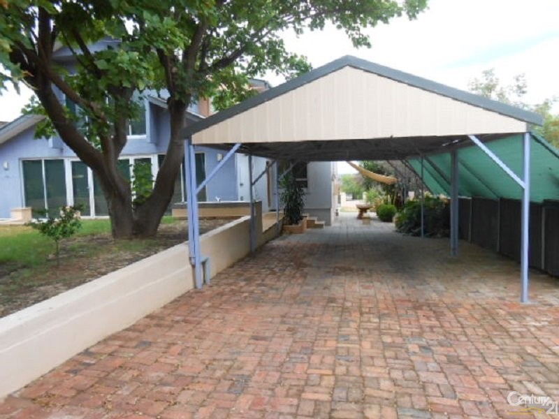 12 Boazman Street, Parkes NSW 2870