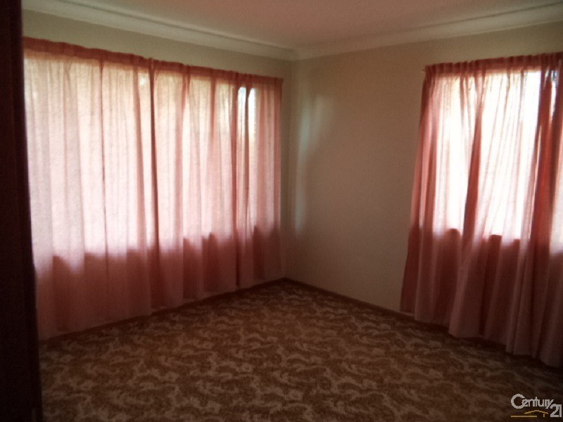 22 Hamilton Road, Parkes NSW 2870