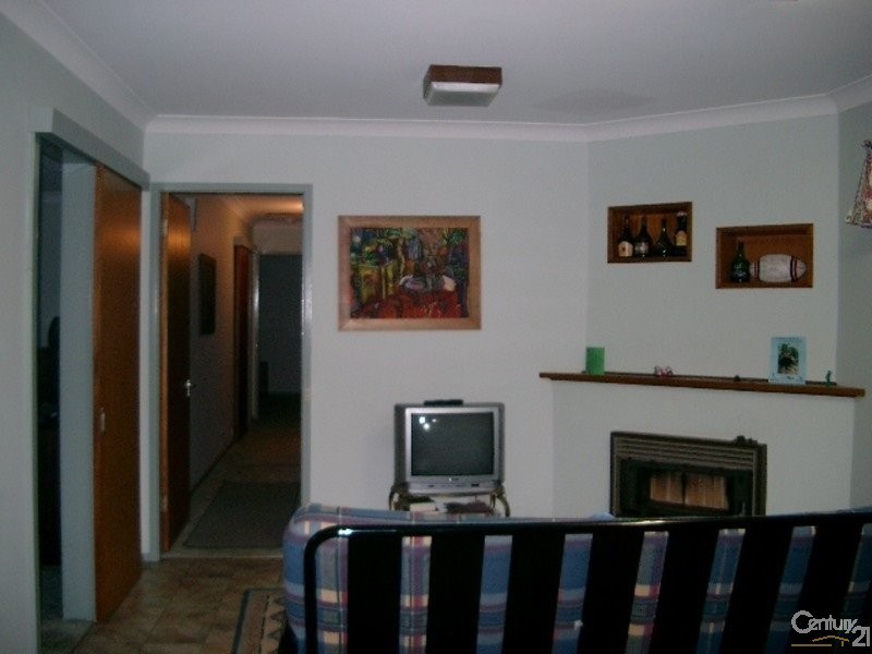 28 HODGES ST, Parkes NSW 2870