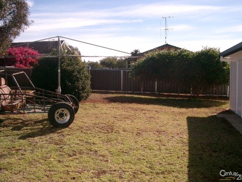 28 HODGES ST, Parkes NSW 2870