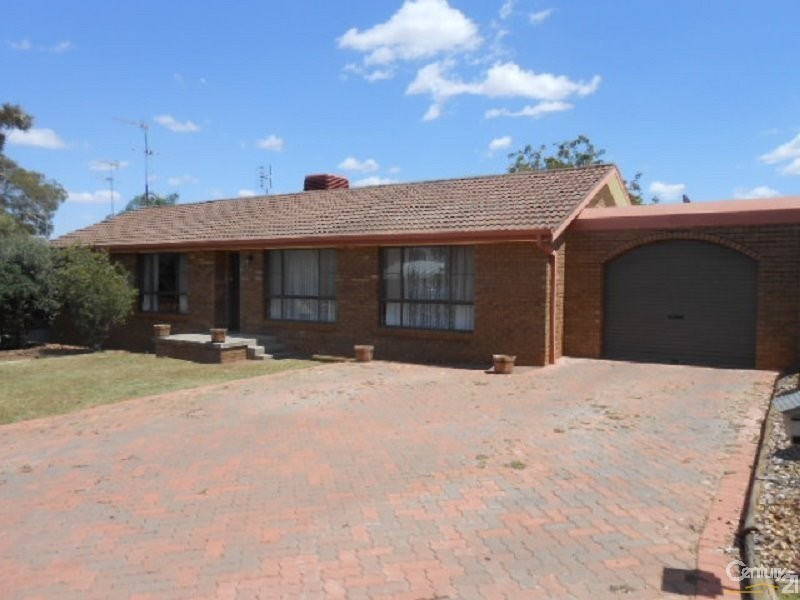 6 Basil Ave, Parkes NSW 2870