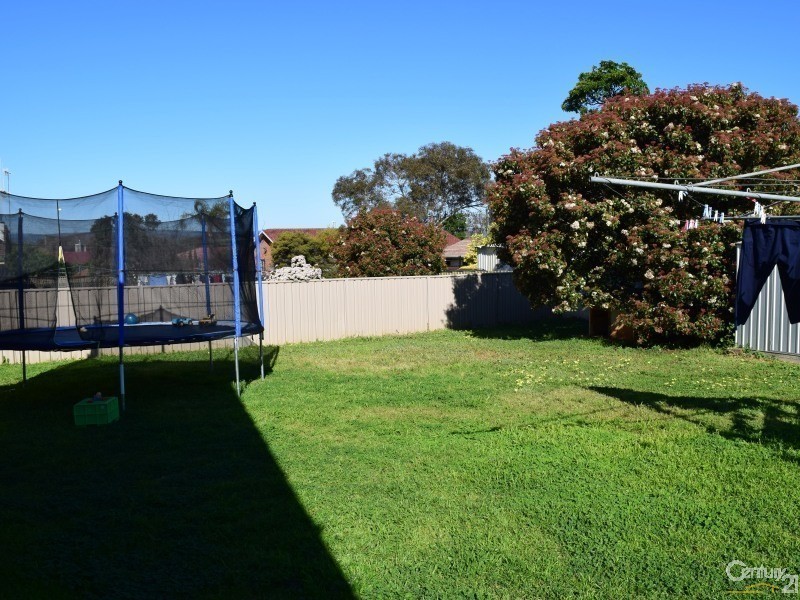 7 Bowditch Crescent, Parkes NSW 2870