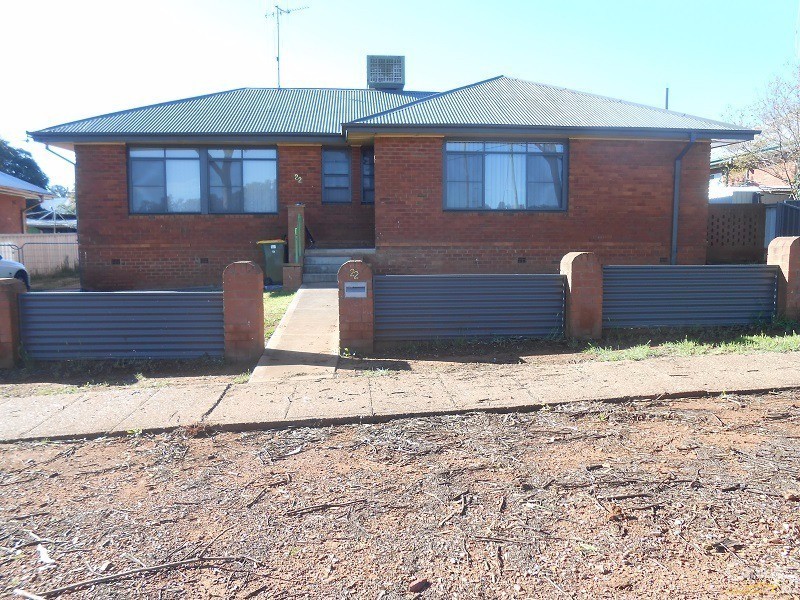 22 MITCHELL ST, Parkes NSW 2870