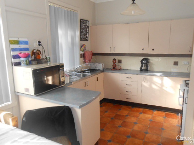 22 MITCHELL ST, Parkes NSW 2870