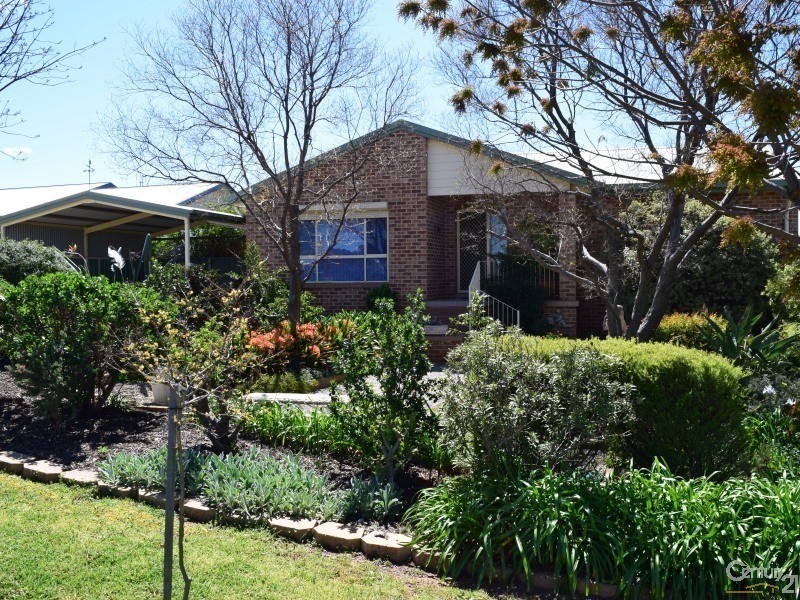 16 Vaucluse Place, Parkes NSW 2870