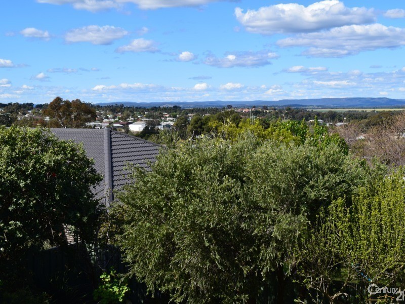 16 Vaucluse Place, Parkes NSW 2870