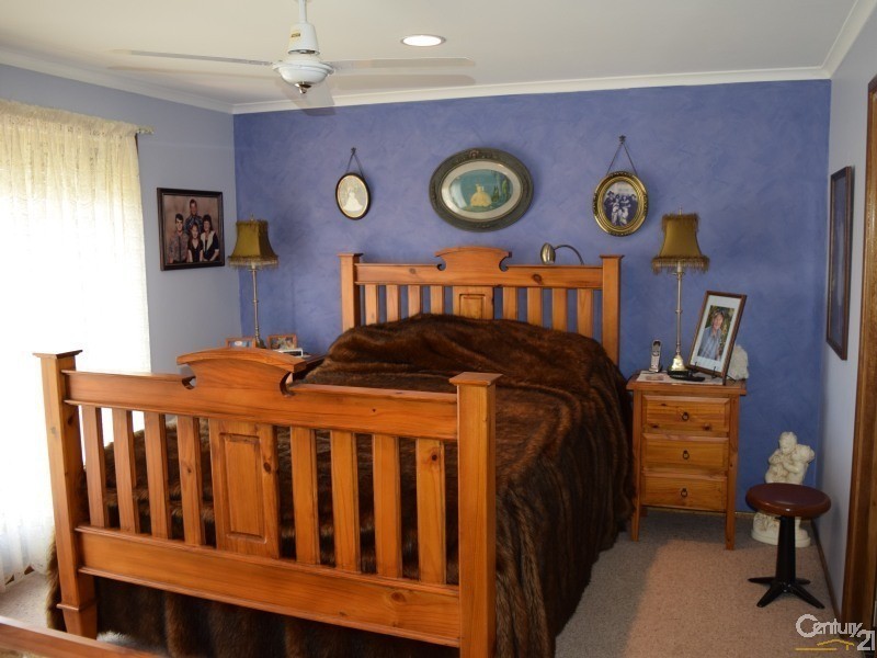 16 Vaucluse Place, Parkes NSW 2870