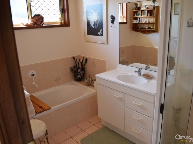 16 Vaucluse Place, Parkes NSW 2870