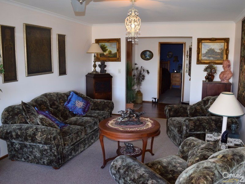 16 Vaucluse Place, Parkes NSW 2870