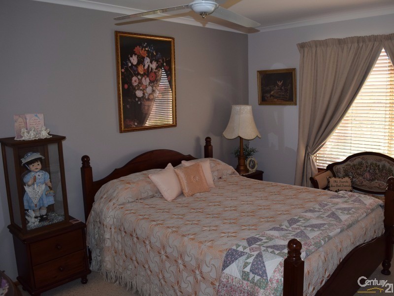16 Vaucluse Place, Parkes NSW 2870