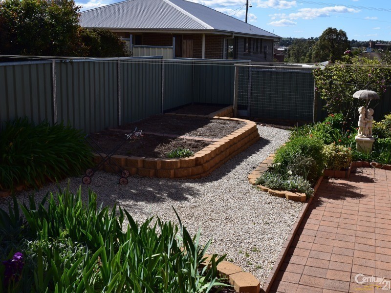 16 Vaucluse Place, Parkes NSW 2870