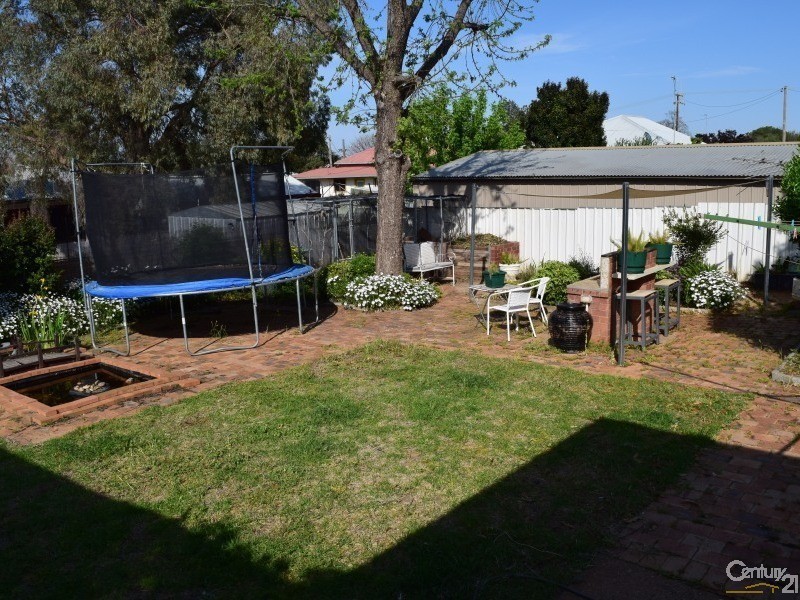 12 Waratah Street, Parkes NSW 2870