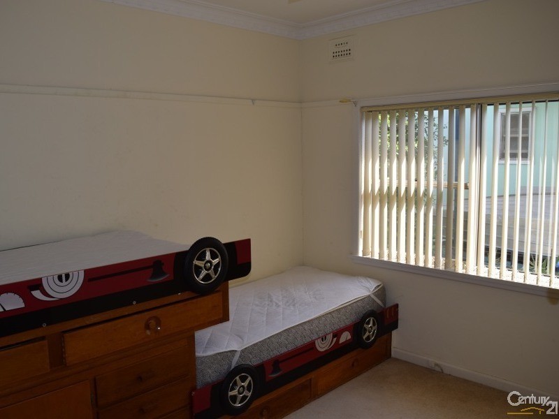 12 Waratah Street, Parkes NSW 2870