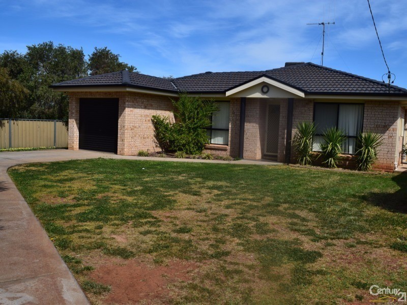 9 Guillan Place, Parkes NSW 2870