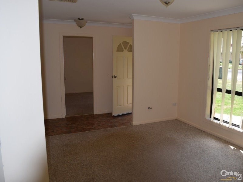 9 Guillan Place, Parkes NSW 2870