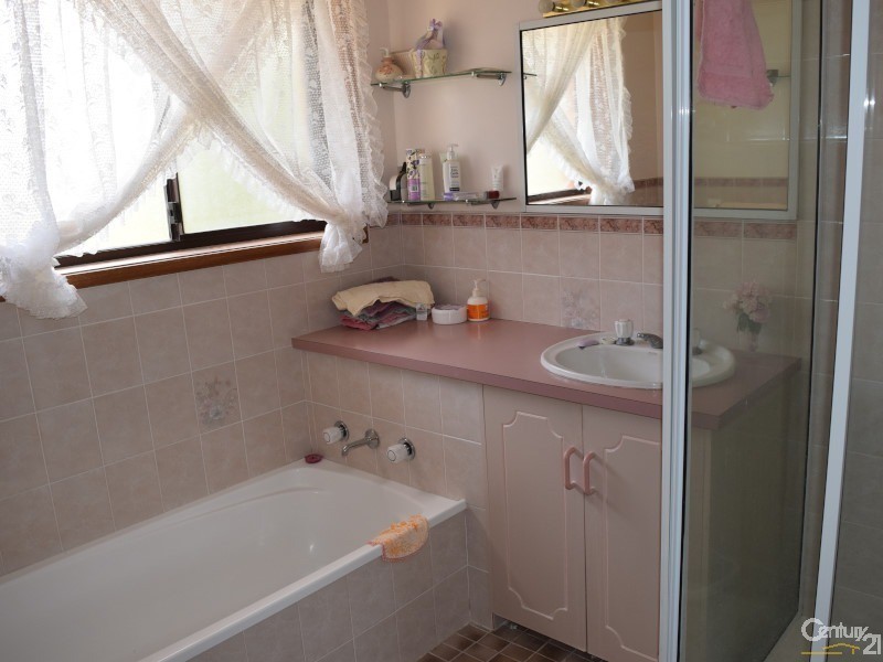 4 Monica Close, Parkes NSW 2870