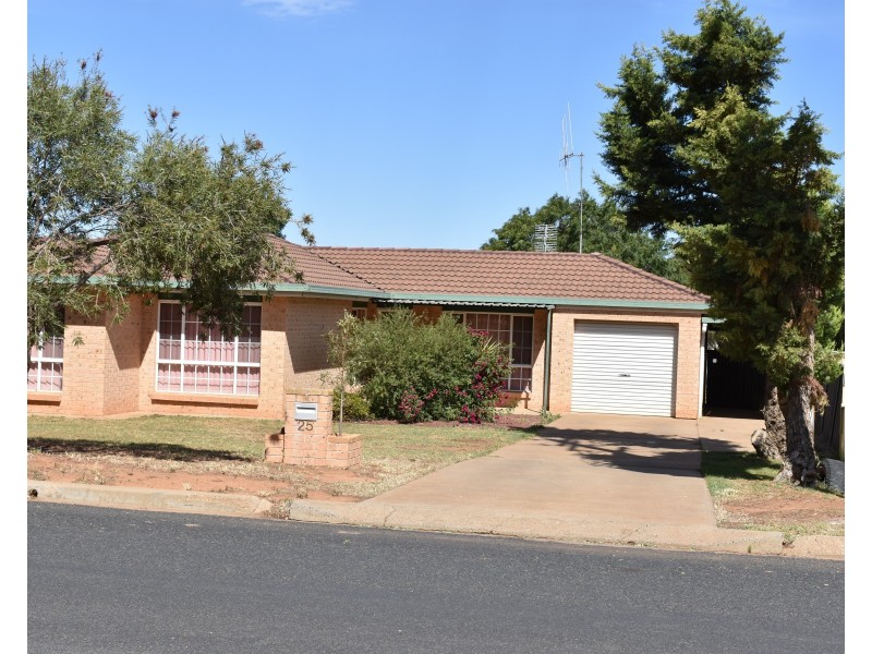 25 Flinders Street, Parkes NSW 2870