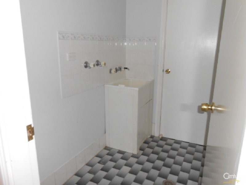 25 Flinders Street, Parkes NSW 2870