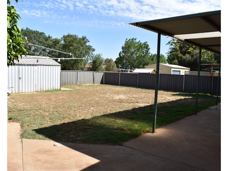 25 Flinders Street, Parkes NSW 2870