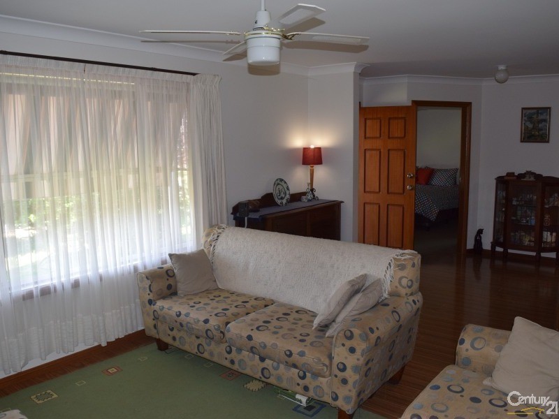 10 Golden Bar Drive, Parkes NSW 2870