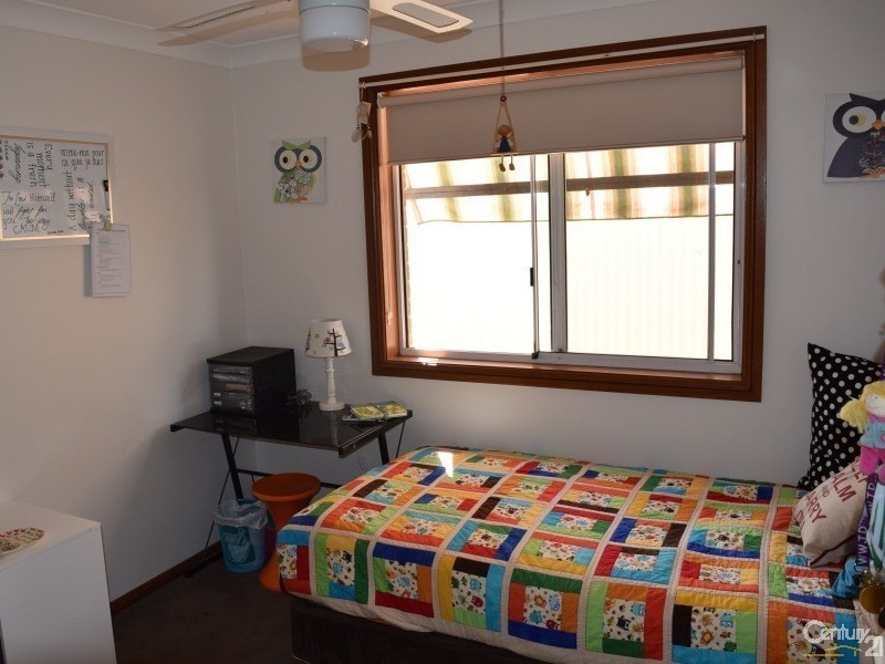 10 Golden Bar Drive, Parkes NSW 2870