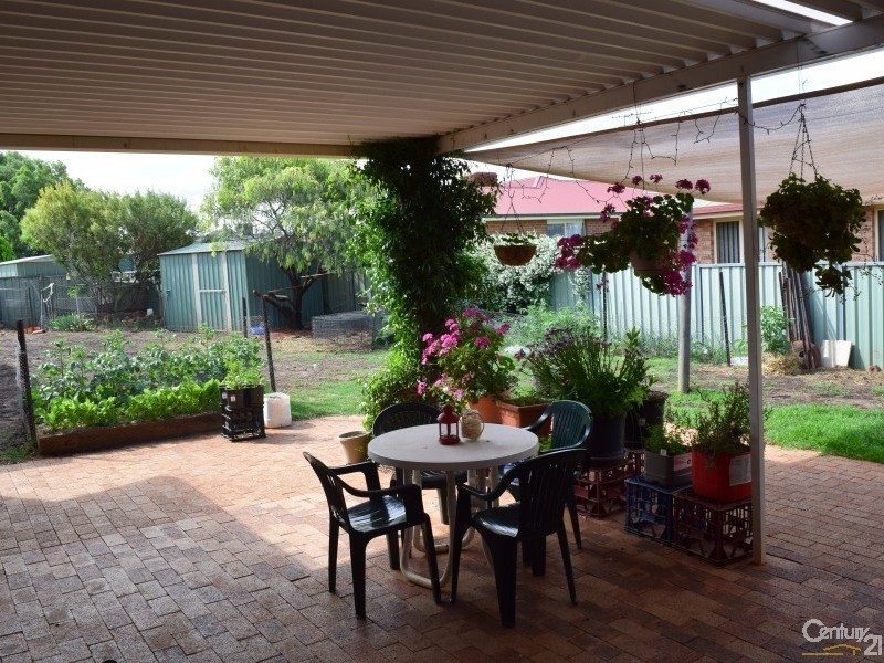 10 Golden Bar Drive, Parkes NSW 2870