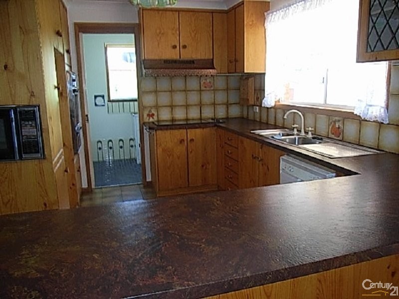 23 Bowditch Crescent, Parkes NSW 2870