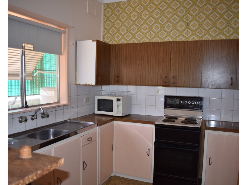 36 Molong Road, Parkes NSW 2870