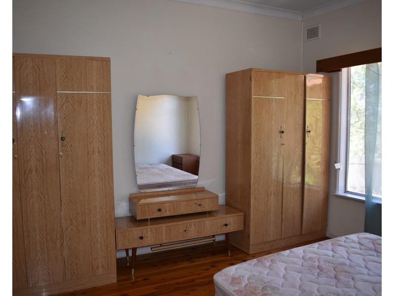 36 Molong Road, Parkes NSW 2870