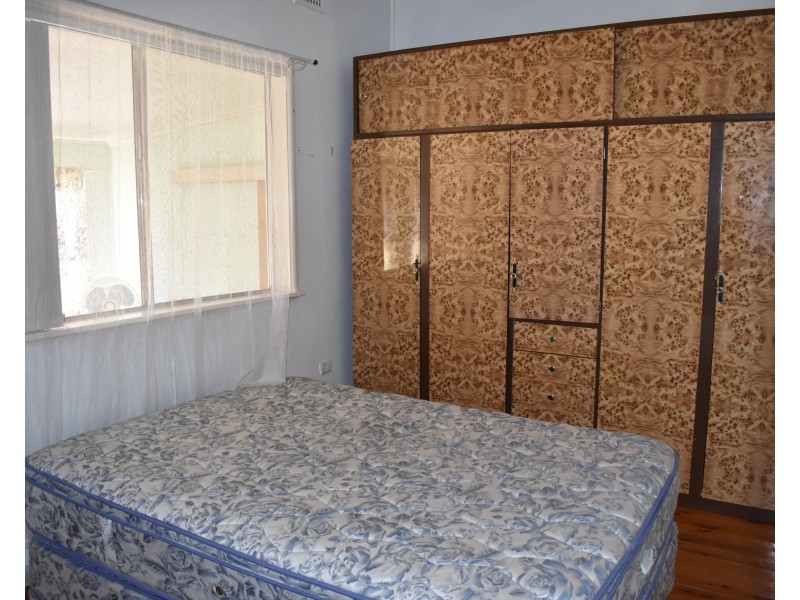 36 Molong Road, Parkes NSW 2870