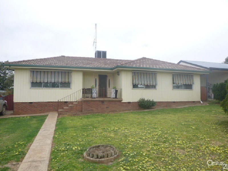 5 Fisher Street, Parkes NSW 2870