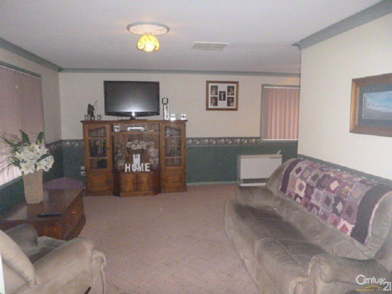 5 Fisher Street, Parkes NSW 2870