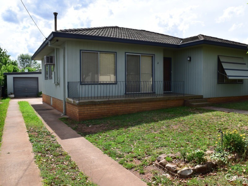 2 Wattle Street, Parkes NSW 2870