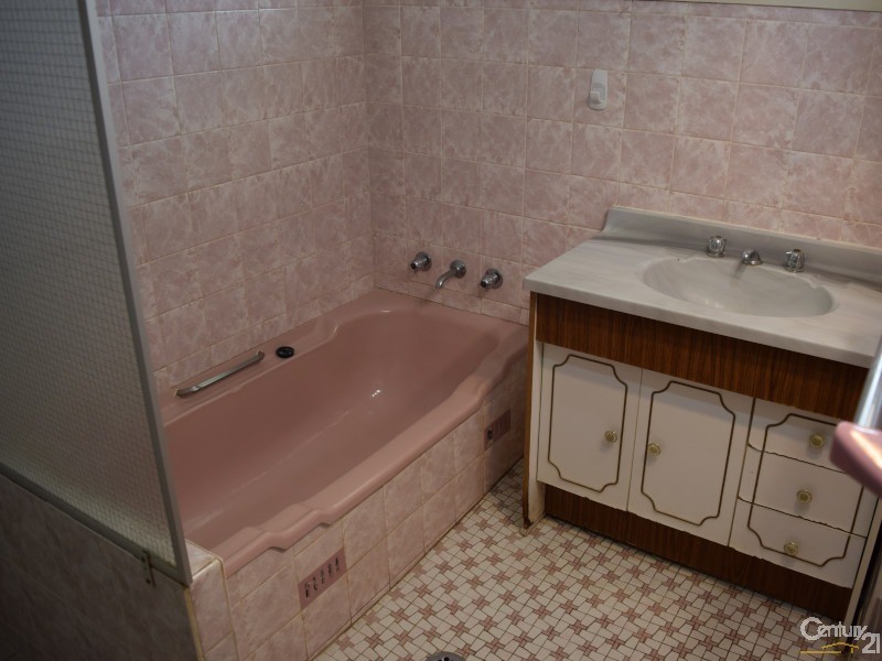 2 Wattle Street, Parkes NSW 2870