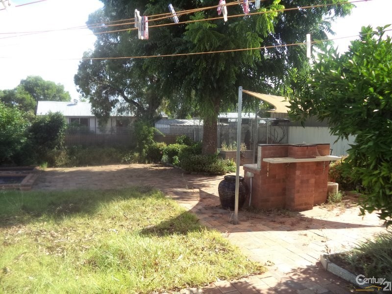 12 Waratah Street, Parkes NSW 2870