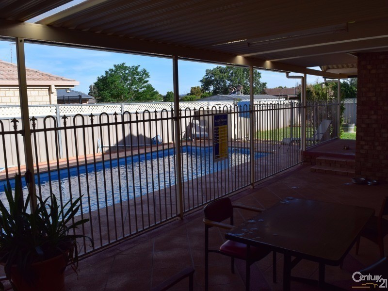 8  Noonan Street, Parkes NSW 2870