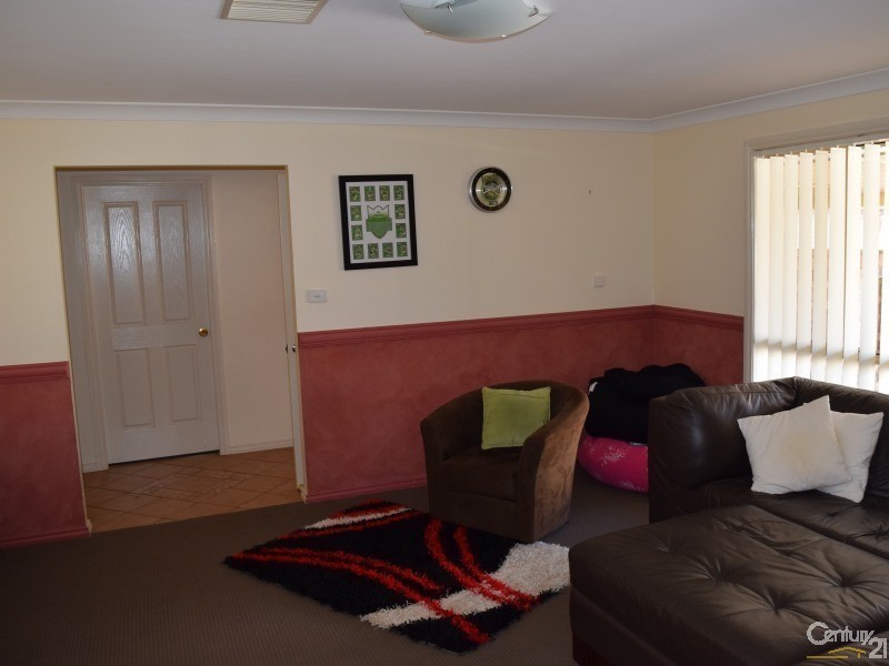 8  Noonan Street, Parkes NSW 2870