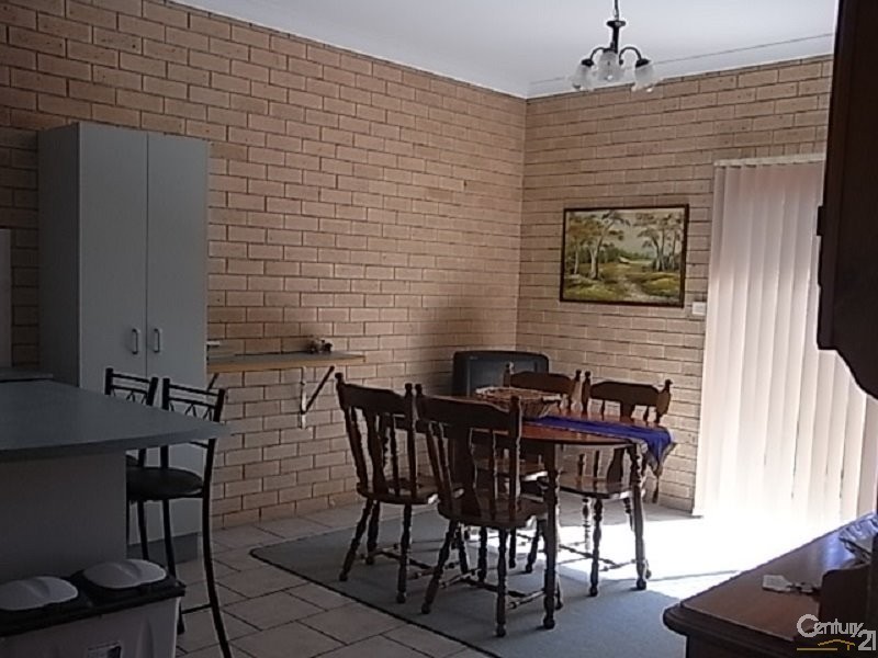 2/21  Ebelina Crescent, Parkes NSW 2870