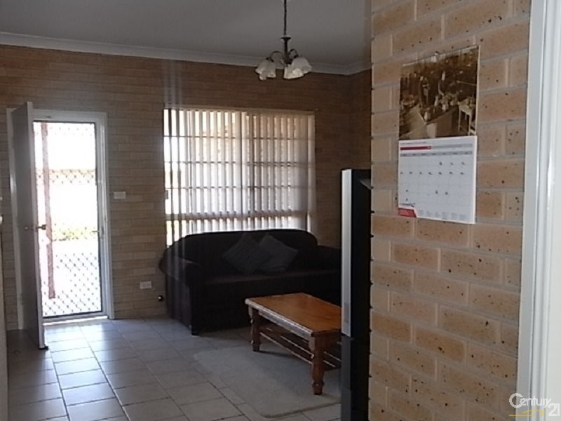 2/21  Ebelina Crescent, Parkes NSW 2870