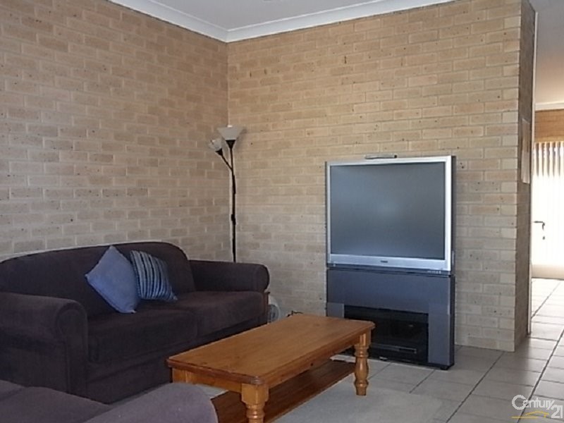2/21  Ebelina Crescent, Parkes NSW 2870
