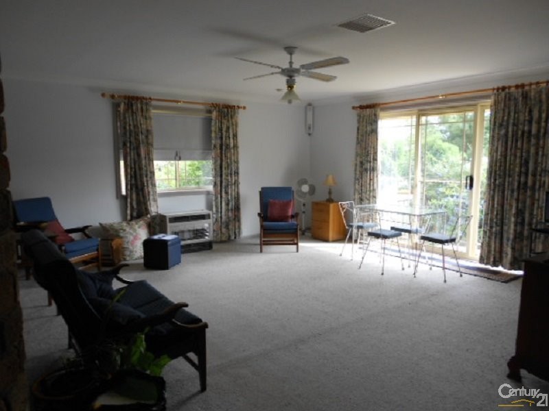 2 Christina Close, Parkes NSW 2870