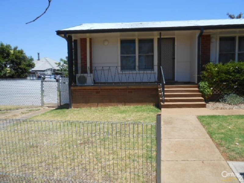 1/13 Orange St, Parkes NSW 2870