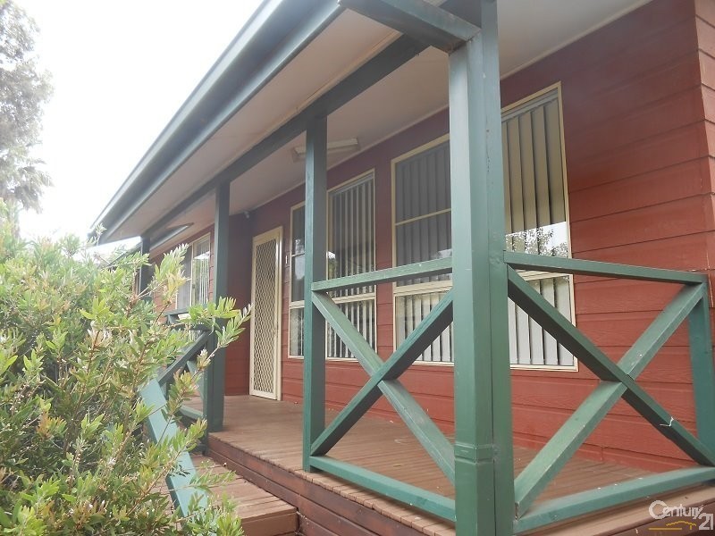 1 Basil Ave, Parkes NSW 2870